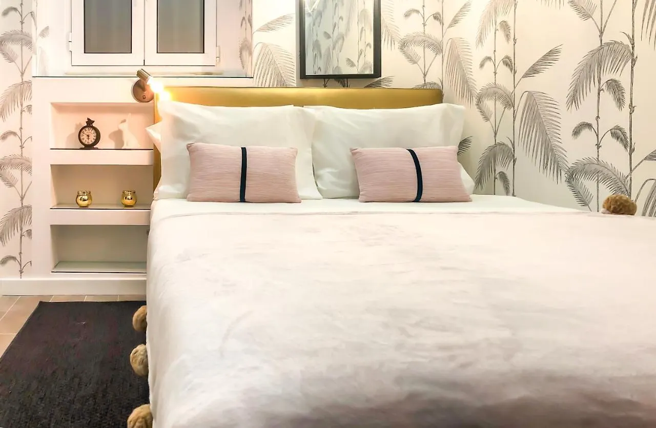 Golden Studio • A/C - Central Lisbon Apartment